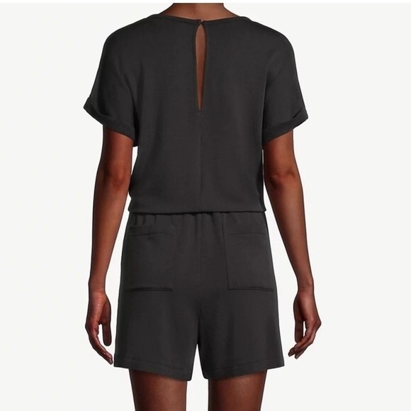 NWT Lou & Grey Signaturesoft Scoop Neck Cap Sleeve Romper in Black, Size XS - Picture 3 of 15